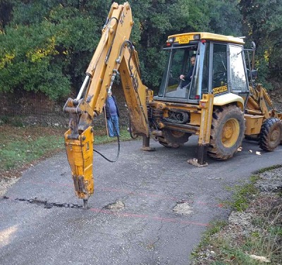 ΝΤΡΙΤΣΟΣ ΔΟΝΑΤΟΣ - ΧΩΜΑΤΟΥΡΓΙΚΑ ΠΑΡΑΜΥΘΙΑ ΘΕΣΠΡΩΤΙΑΣ - ΕΡΓΟΛΑΒΟΣ ΧΩΜΑΤΟΥΡΓΙΚΩΝ ΕΡΓΩΝ ΠΑΡΑΜΥΘΙΑ